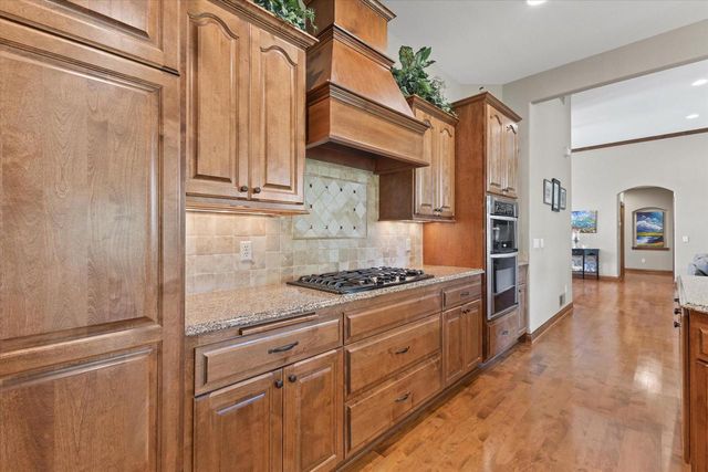 N23W23800 Talon COURT, Waukesha, WI 53188