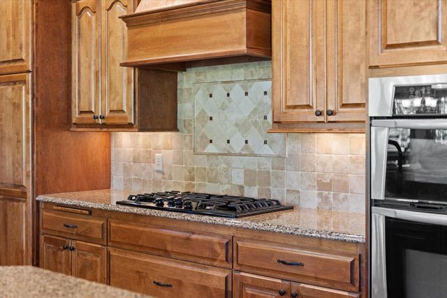 N23W23800 Talon COURT, Waukesha, WI 53188