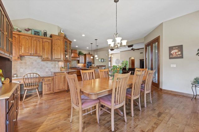 N23W23800 Talon COURT, Waukesha, WI 53188