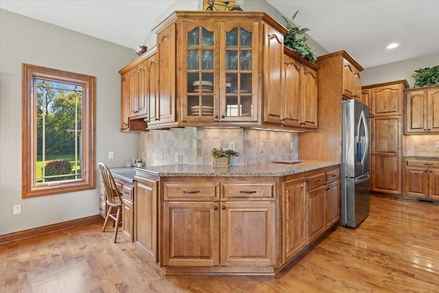 N23W23800 Talon COURT, Waukesha, WI 53188