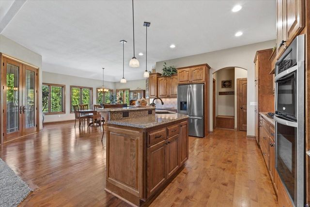 N23W23800 Talon COURT, Waukesha, WI 53188