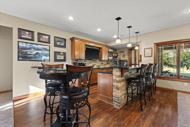 N23W23800 Talon COURT, Waukesha, WI 53188
