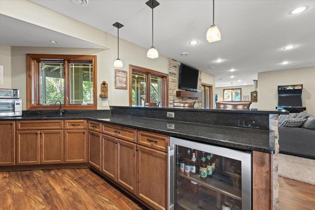 N23W23800 Talon COURT, Waukesha, WI 53188
