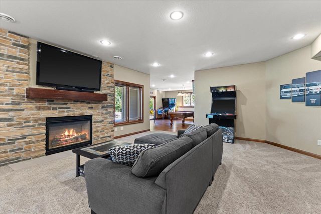N23W23800 Talon COURT, Waukesha, WI 53188