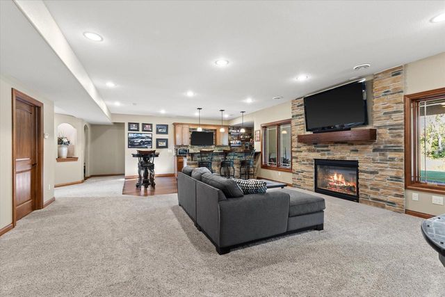 N23W23800 Talon COURT, Waukesha, WI 53188