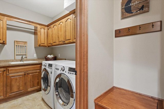N23W23800 Talon COURT, Waukesha, WI 53188