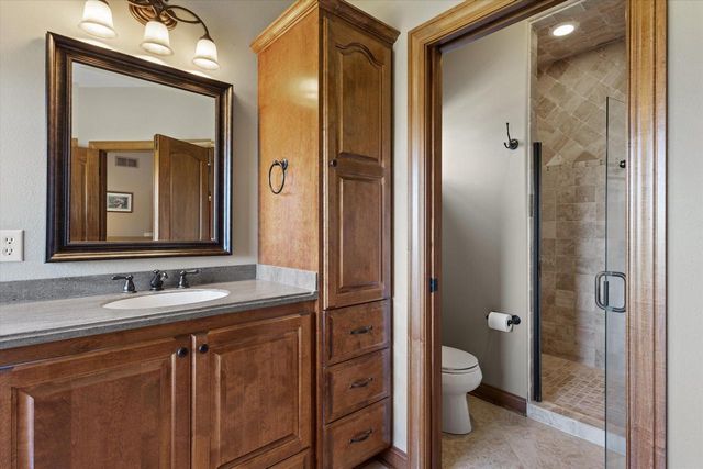N23W23800 Talon COURT, Waukesha, WI 53188