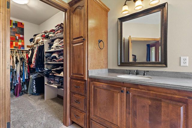 N23W23800 Talon COURT, Waukesha, WI 53188