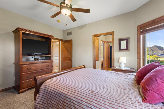 N23W23800 Talon COURT, Waukesha, WI 53188