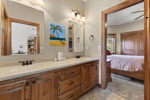 N23W23800 Talon COURT, Waukesha, WI 53188