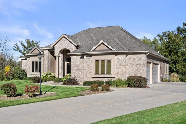 N23W23800 Talon COURT, Waukesha, WI 53188