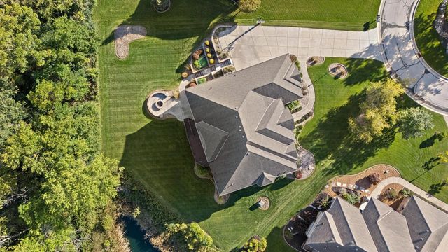 N23W23800 Talon COURT, Waukesha, WI 53188