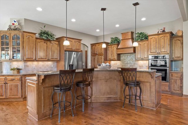 N23W23800 Talon COURT, Waukesha, WI 53188