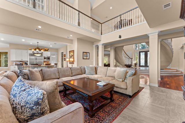 2819 Cliff PT, Spicewood, TX 78669