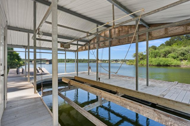 2819 Cliff PT, Spicewood, TX 78669
