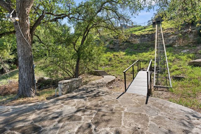 2819 Cliff PT, Spicewood, TX 78669