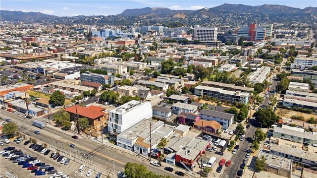 4563 Santa Monica, Los Angeles, CA 90029