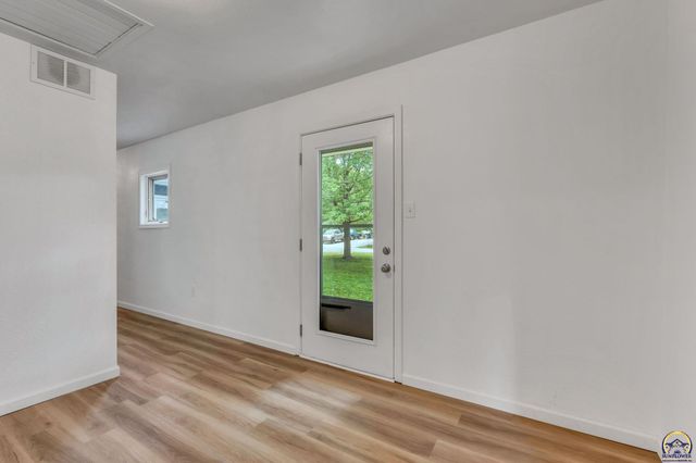 420 Osborn ST, Carbondale, KS 66414