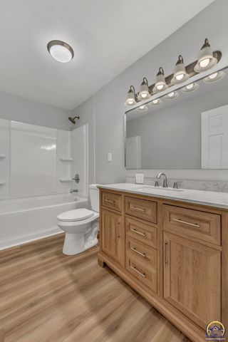 420 Osborn ST, Carbondale, KS 66414