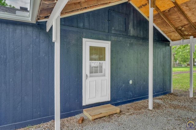 420 Osborn ST, Carbondale, KS 66414