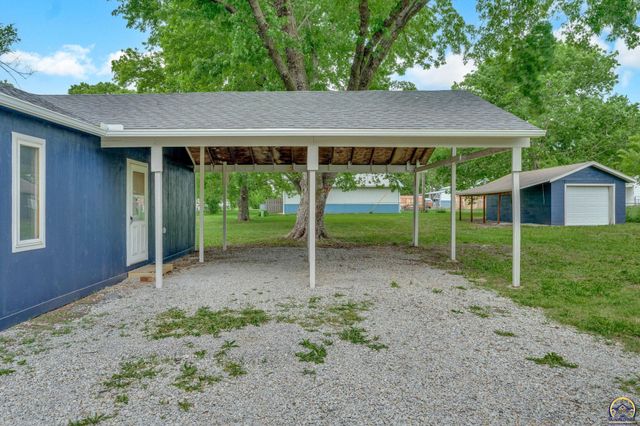 420 Osborn ST, Carbondale, KS 66414