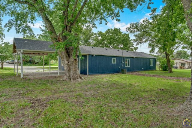 420 Osborn ST, Carbondale, KS 66414