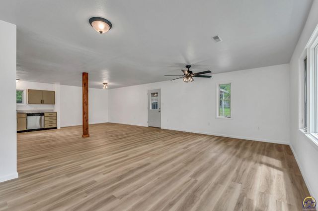 420 Osborn ST, Carbondale, KS 66414