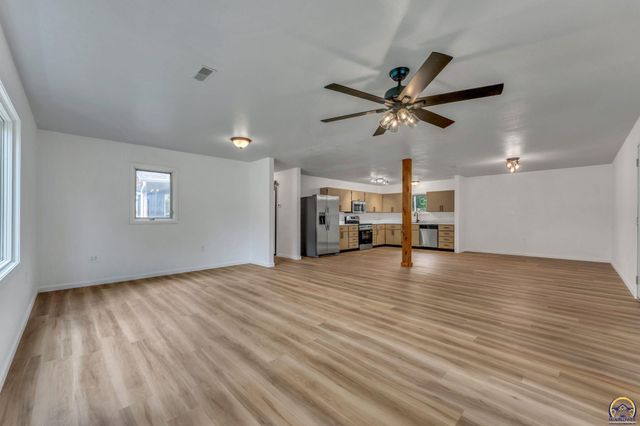 420 Osborn ST, Carbondale, KS 66414