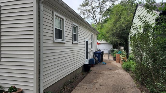 18705 Delaware Avenue, Redford, MI 48240