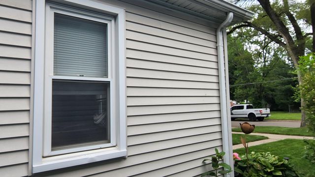 18705 Delaware Avenue, Redford, MI 48240