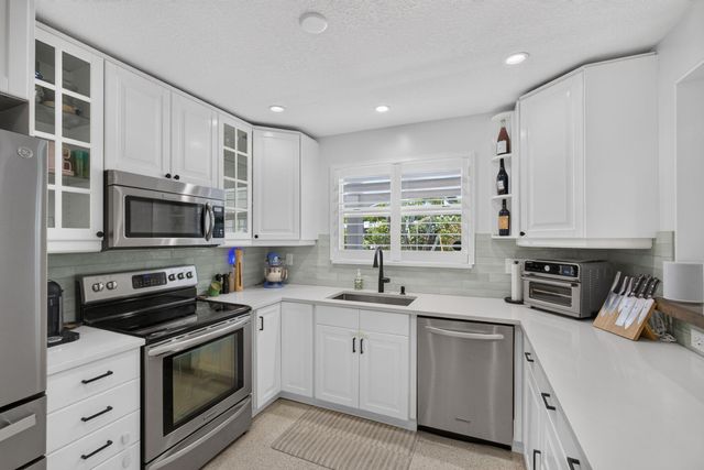 213 Fordham Drive, Lake Worth, FL 33460