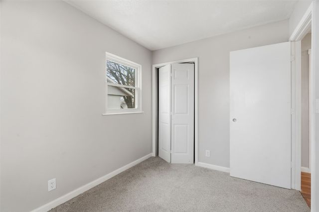 6807 Kingswood Lane NE, Cedar Rapids, IA 52402