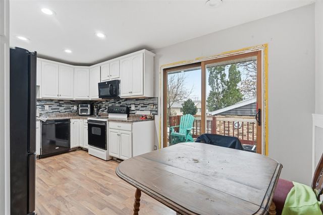 6807 Kingswood Lane NE, Cedar Rapids, IA 52402