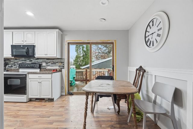 6807 Kingswood Lane NE, Cedar Rapids, IA 52402