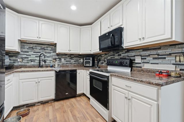 6807 Kingswood Lane NE, Cedar Rapids, IA 52402