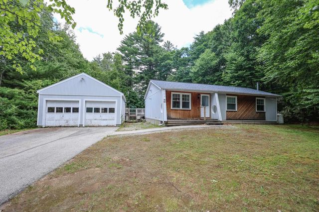 60 Farmer Road, Hooksett, NH 03016
