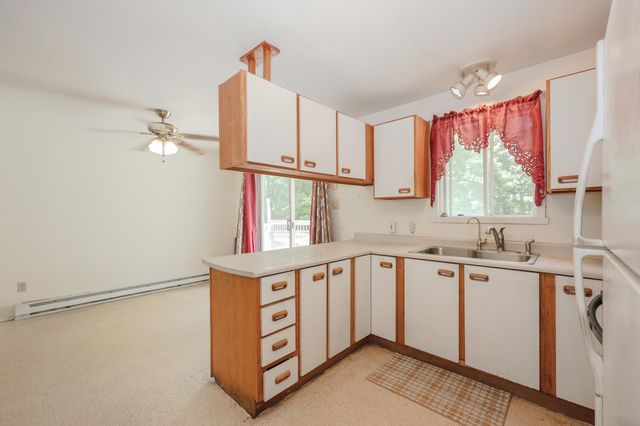 60 Farmer Road, Hooksett, NH 03016
