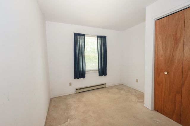 60 Farmer Road, Hooksett, NH 03016