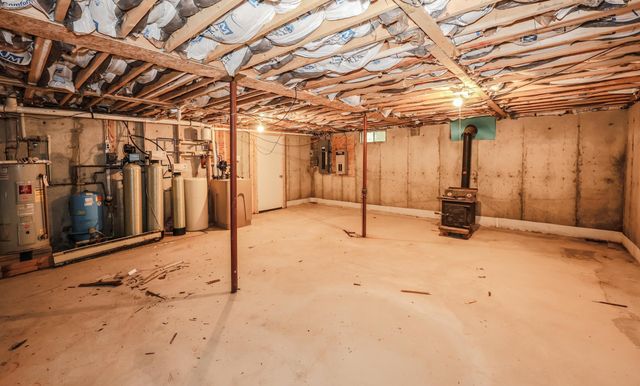 60 Farmer Road, Hooksett, NH 03016