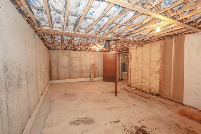 60 Farmer Road, Hooksett, NH 03016