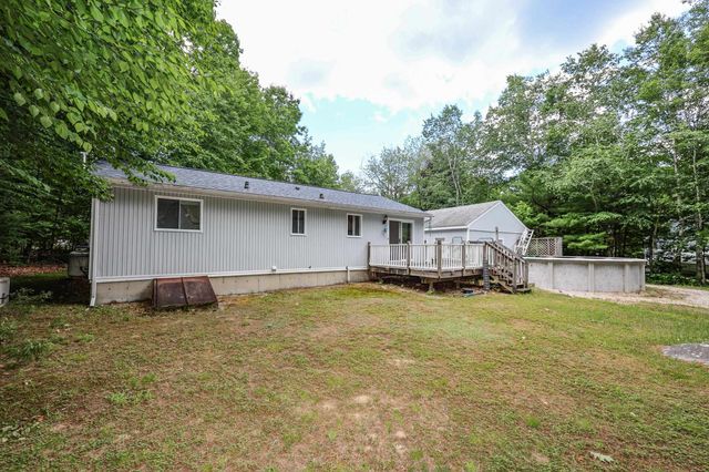 60 Farmer Road, Hooksett, NH 03016