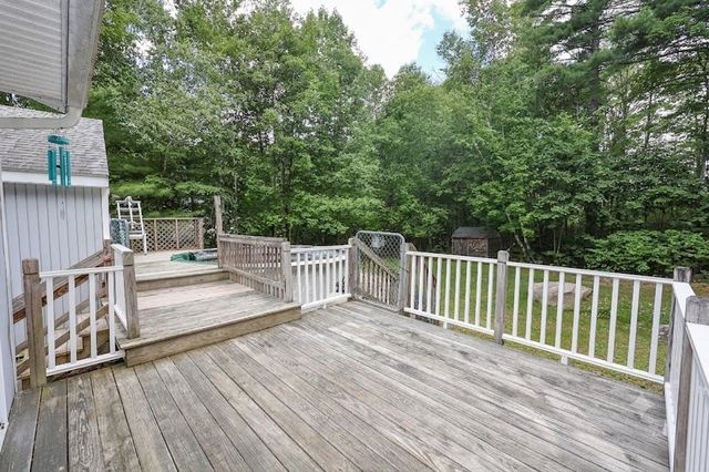 60 Farmer Road, Hooksett, NH 03016