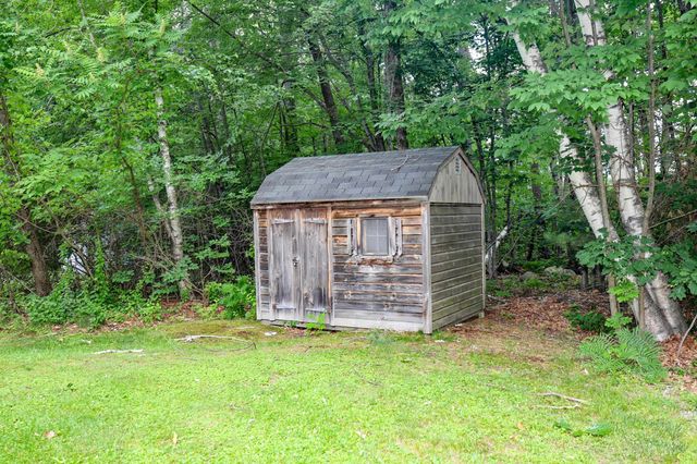 60 Farmer Road, Hooksett, NH 03016