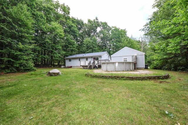 60 Farmer Road, Hooksett, NH 03016