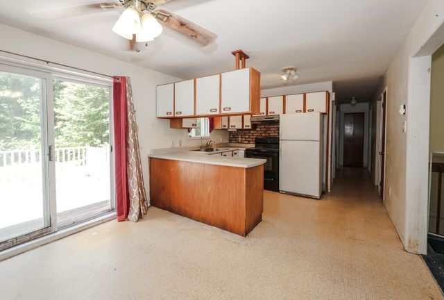 60 Farmer Road, Hooksett, NH 03016