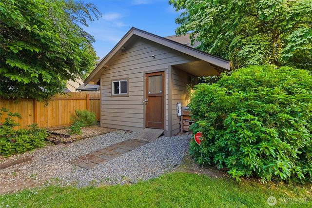 13249 SE 261st Street, Kent, WA 98042