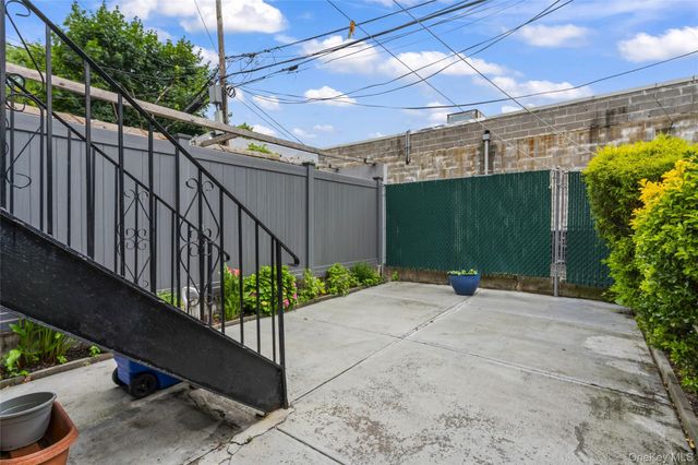 157 E 49th Street, Brooklyn, NY 11203