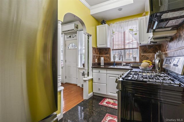 157 E 49th Street, Brooklyn, NY 11203