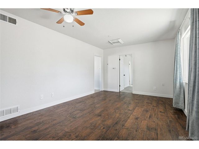 800 Vaughn St, Aurora, CO 80011