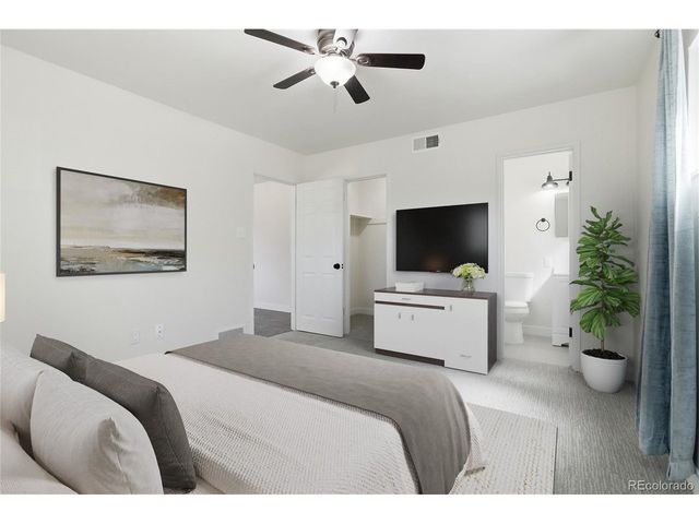 800 Vaughn St, Aurora, CO 80011